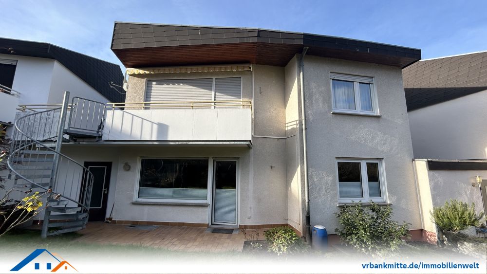 Zweifamilienhaus in zentraler Lage