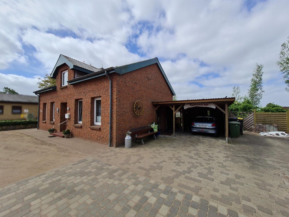 Der Traum vom eigenen Resthof: viel Platz, Pferdestallungen & 3-Mietwohnungen direkt an der Treene