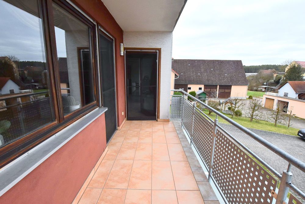 Viel Platz für Familie, 
Beruf oder Hobby!
Zweifamilienhaus mit Stall 
und weiteren Nebengebäuden