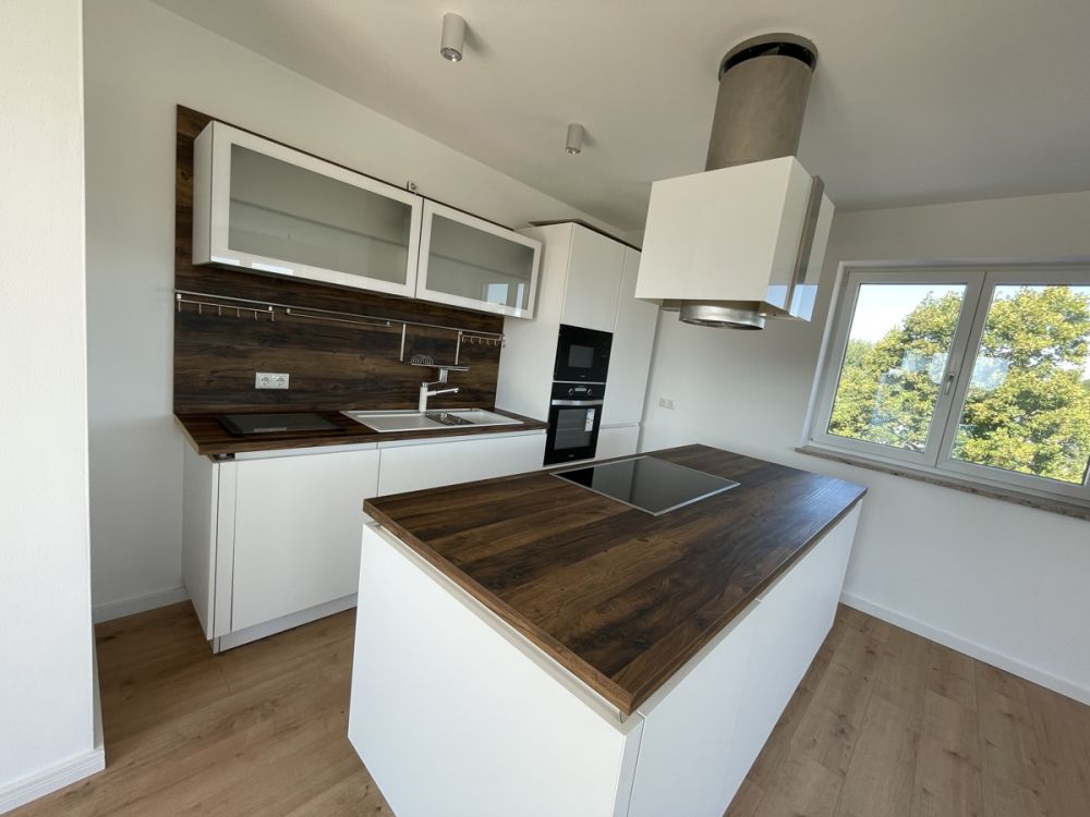 ERSTBEZUG - Es fällt keine zusätzliche Käuferprovision an!
Barrierearme, Sonnige Erdgeschosswohnung