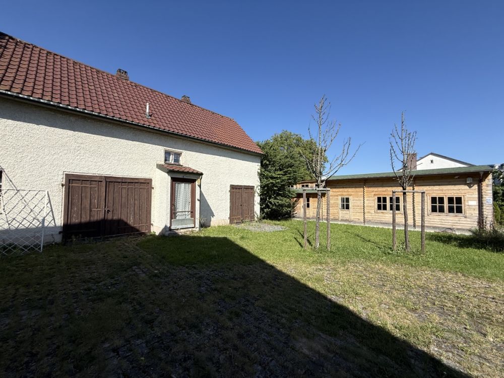 Traumgrundstück mit Abrissobjekt in sonniger Südlage – Ihr neues Zuhause wartet!