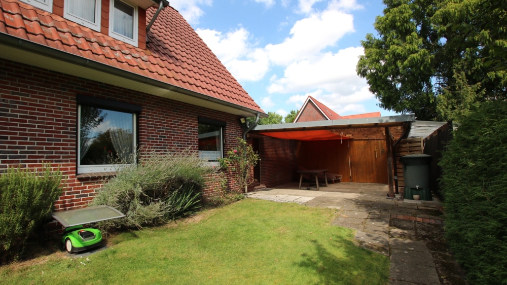 Einfamilienhaus mit überdachter Terrasse und großem Gartengrundstück in Bad Zwischenahn - Dänikhorst