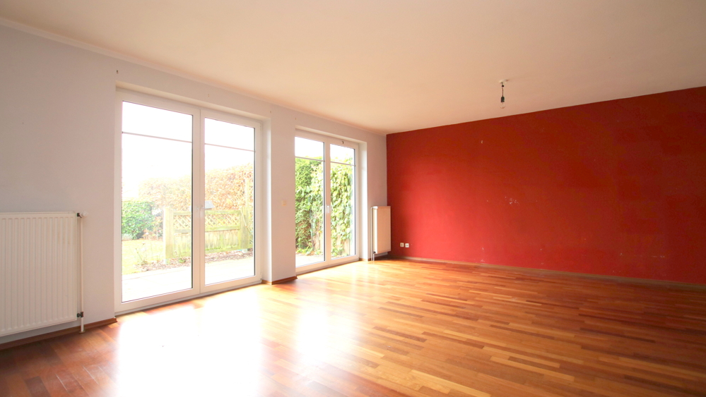 Reihenmittelhaus mit Terrasse und Carportstellplatz in Bad Zwischenahn
