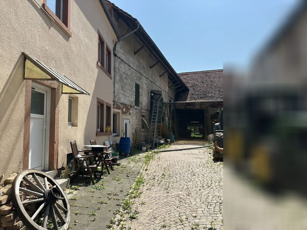 Charmantes renovierungsbedürftiges Einfamilienhaus mit großem Grundstück und vielseitiger Scheune