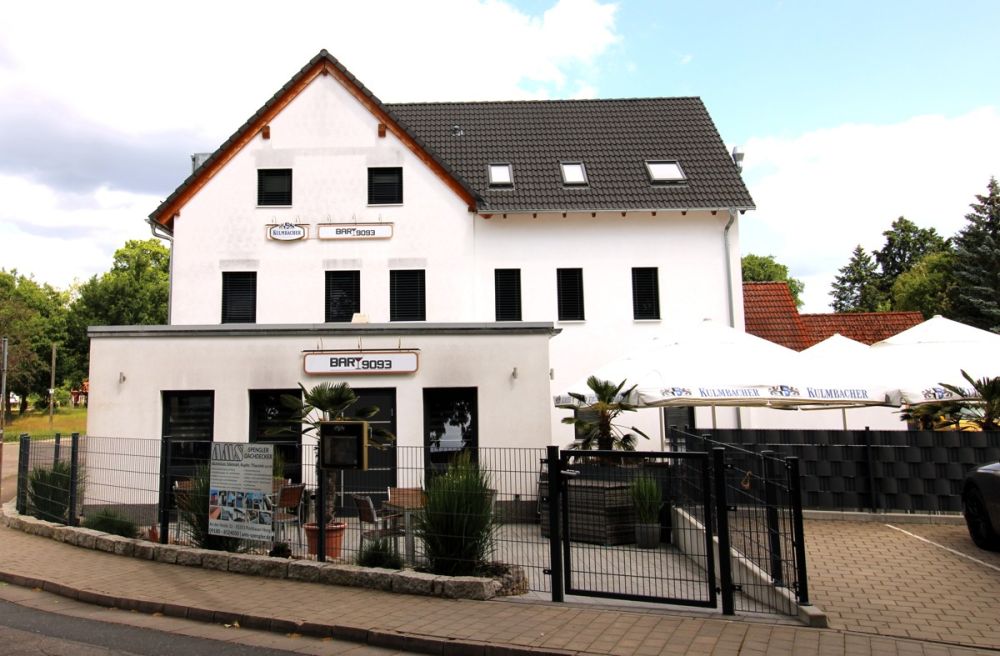 Ideal, um Wohnen und Arbeit zu verbinden: Top saniertes Wohn- und Geschäftshaus in Allersberg!