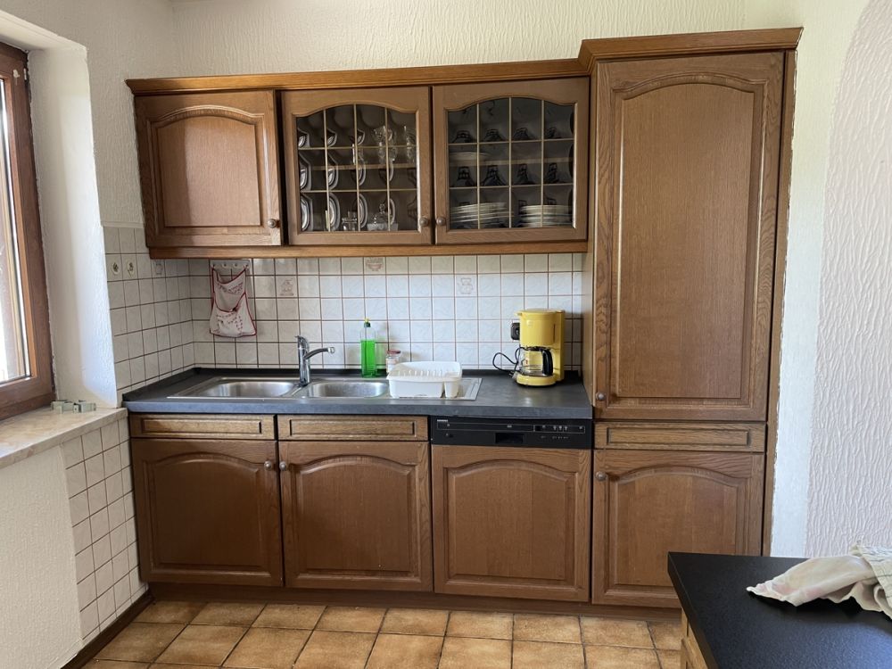 Doppelhaushälfte mit großer Scheune und Garten