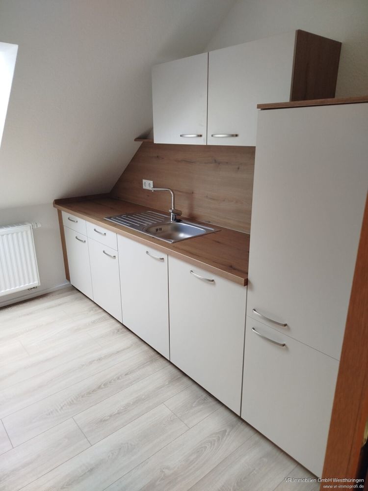 Schicke Dachgeschoss- Zweiraumwohnung in ruhiger Lage