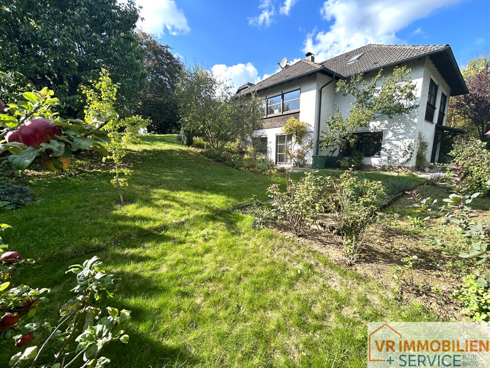 Ihre grüne Oase in 97638 Mellrichstadt ! Einfamilienhaus mit Doppelgarage und traumhaftem Grundstück!