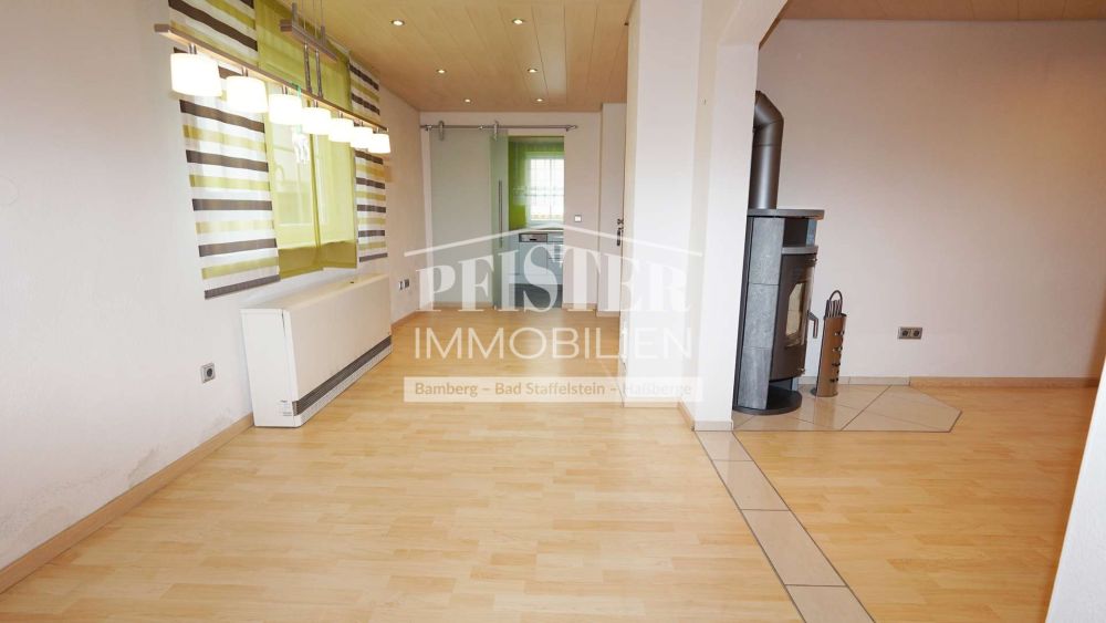 Zweifamilienhaus + Einliegerwohnung in zentraler Lage von Hallstadt