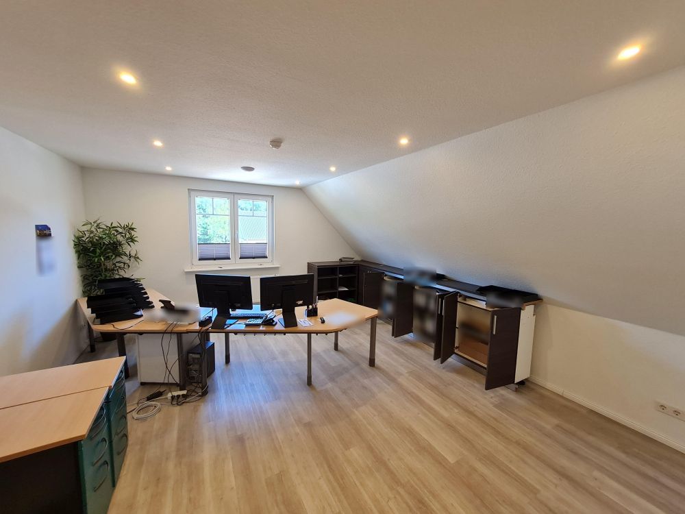 Großartige Basis für z.B. einen (Handwerks-) Betrieb oder als Anlage