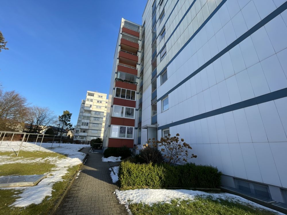 Weg zum Haus von der Garage aus