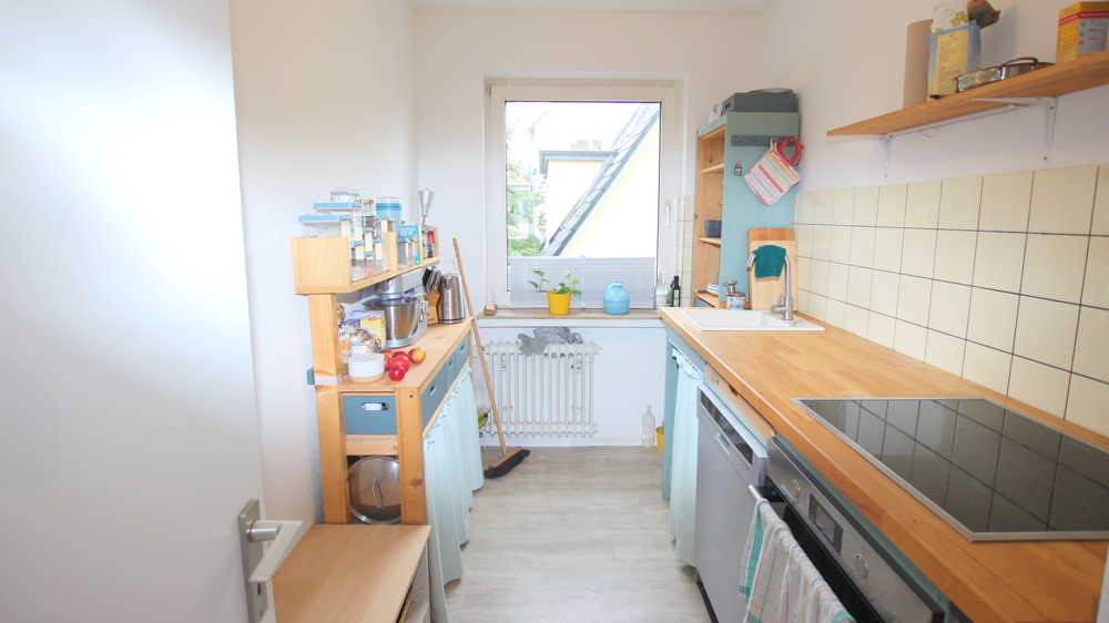 Gepflegte und großzügige 2-Zimmer-Wohnung im 1. Obergeschoss in ruhiger und gut angebundener Lage