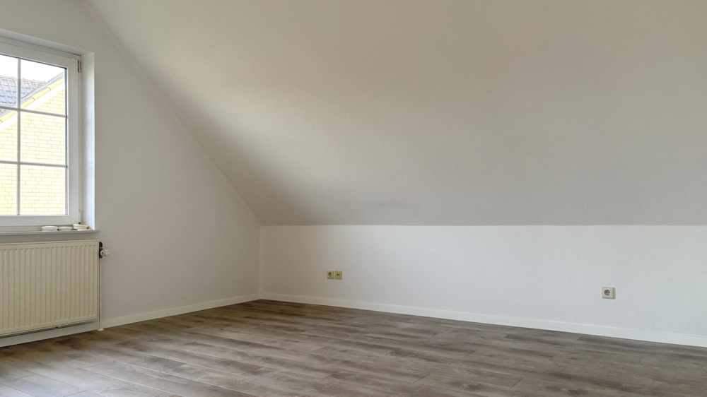 Freiwerdende 4 ZKB-Eigentumswohnung (1.OG u. DG) mit Südwestbalkon u. Carport in Bad Zwischenahn