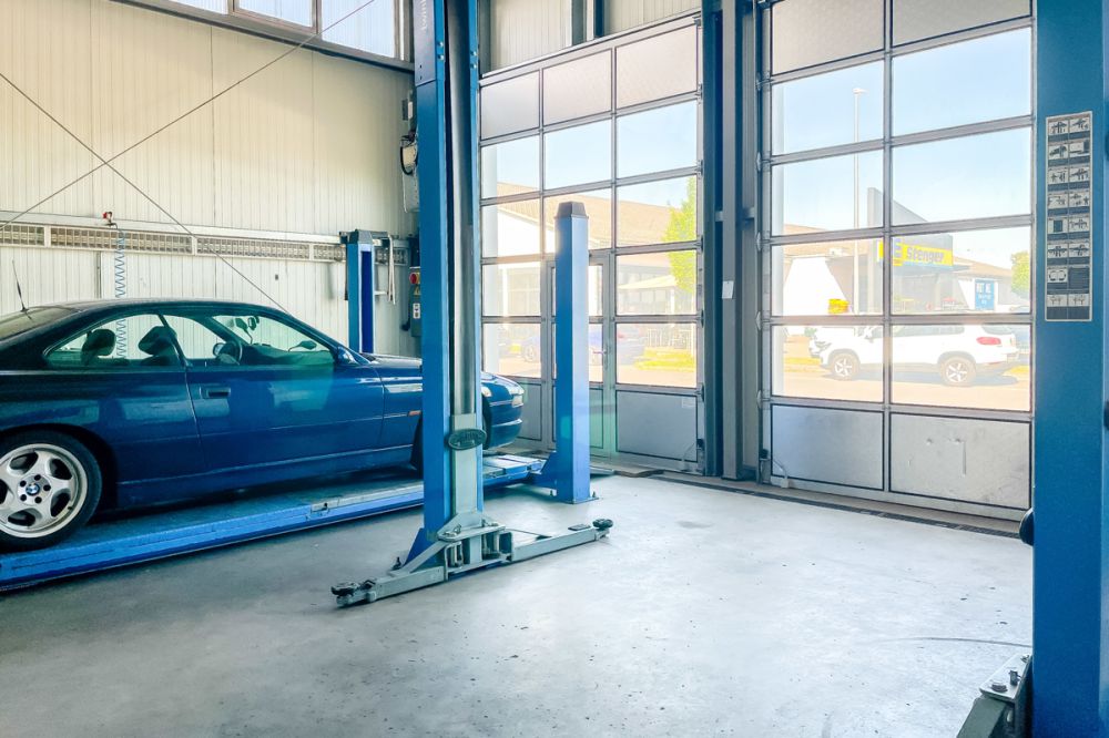 Modernes Kfz-Service-Center mit Hand-Waschpark in frequentierter Lage von Wörth am Main