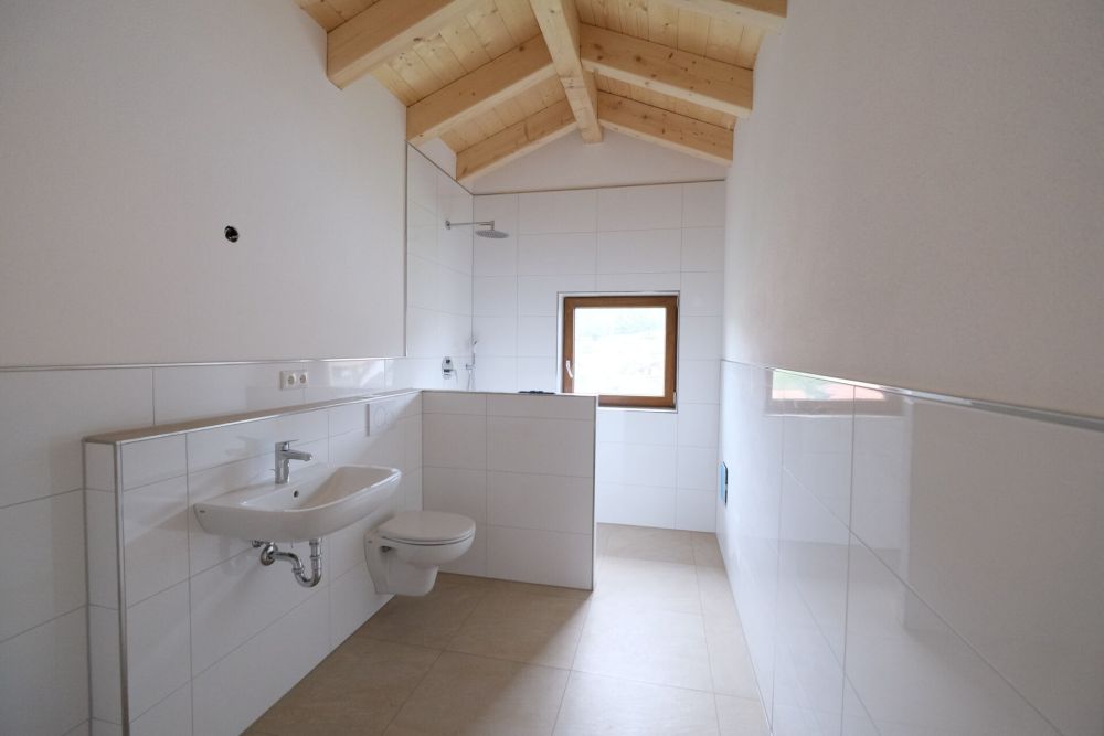 Erstbezug. Hochwertige Materialien. Lichtdurchflutet.