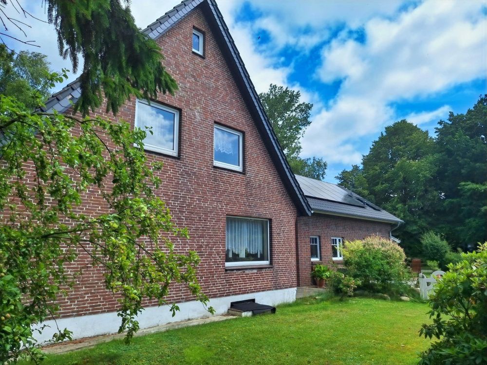 Wohnen" Am See"- Einfamilienhaus mit tollem Anbau in Havetoft