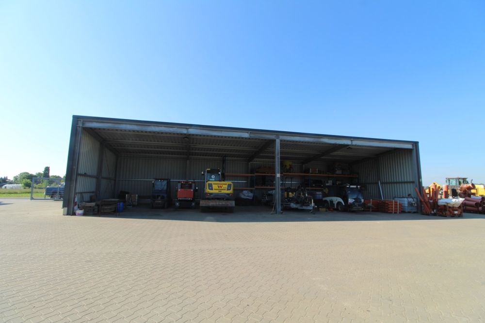 Gewerbehalle mit Weitblick