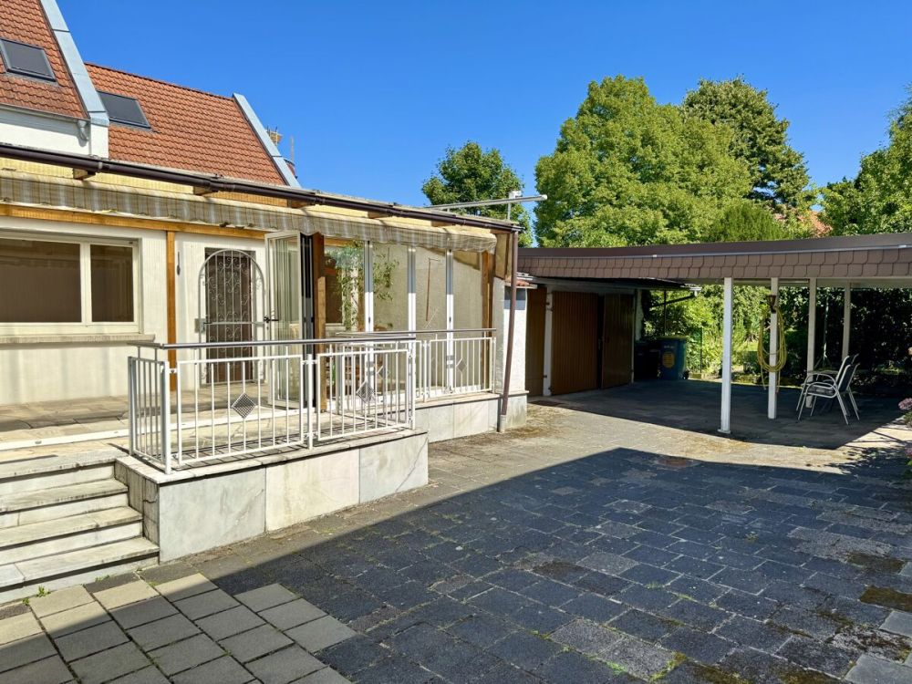 Ein- bis Zweifamilienhaus + Bauplatz