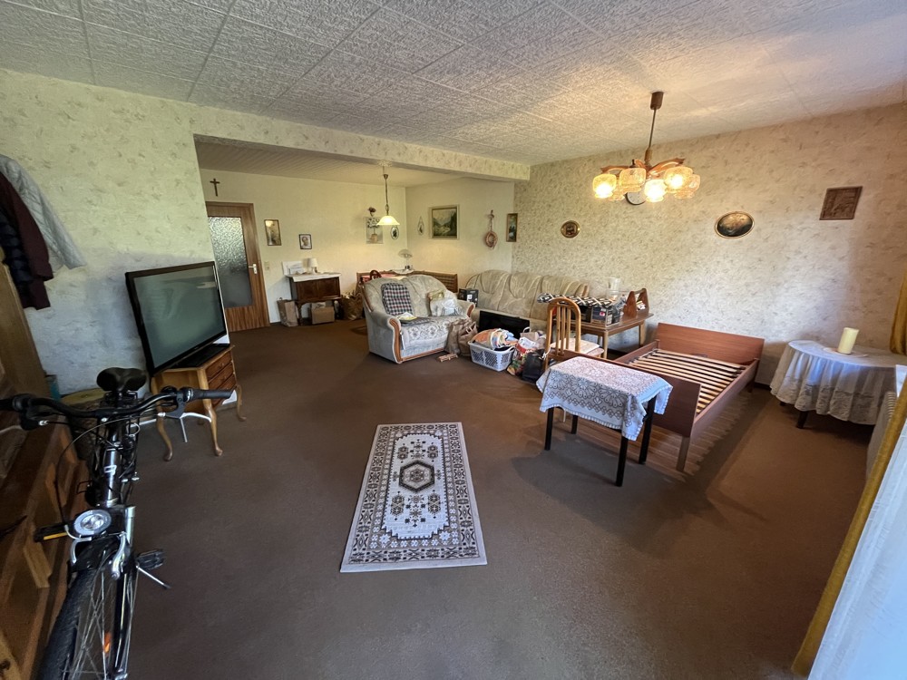 Platz für Ihre Ideen: Familienfreundliches Reihenhaus mit Garten & Garage - 97422 Schweinfurt