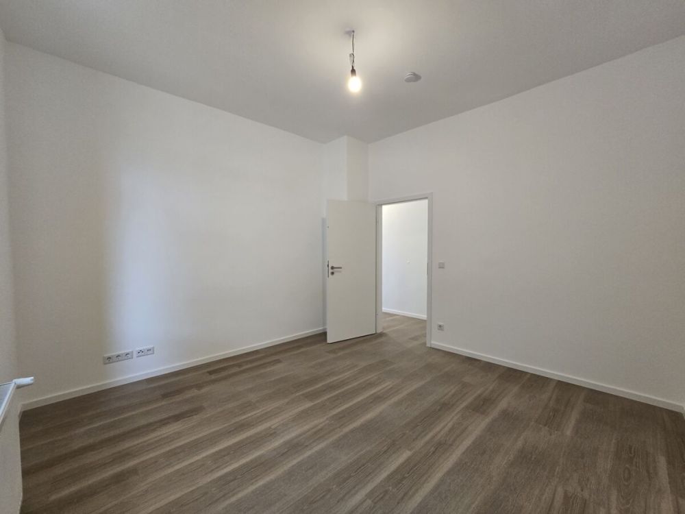 Erstbezug nach Grundsanierung!
Moderne, zentrale 2-Zi.-Wohnung