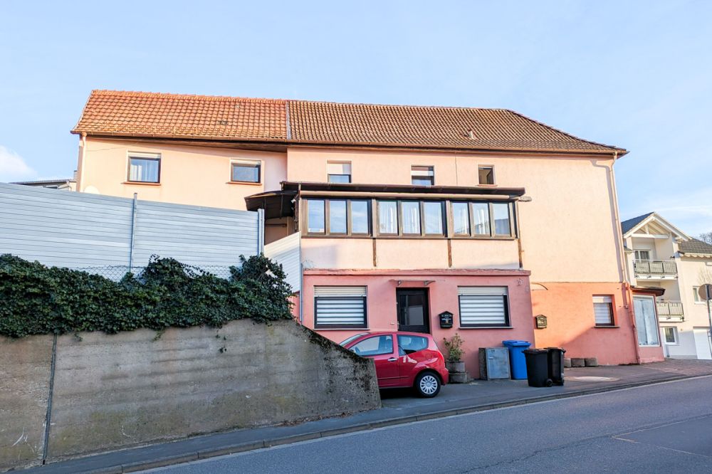 Interessantes Rendite-Objekt in der Kurstadt Bad König - ein Haus und jede Menge Möglichkeiten!