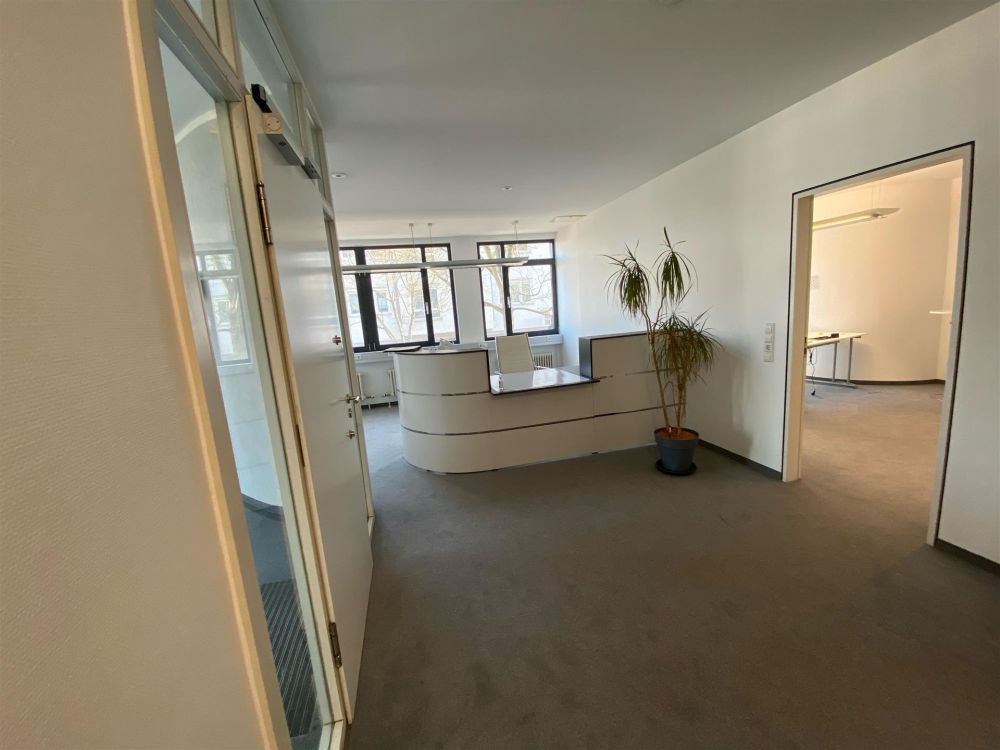 Repräsentative und gut ausgestattete Räumlichkeiten!