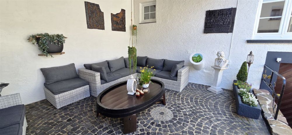 Ehemaliges  Weingut mit Charme! Hochwertig u. umfassend modernisiert!