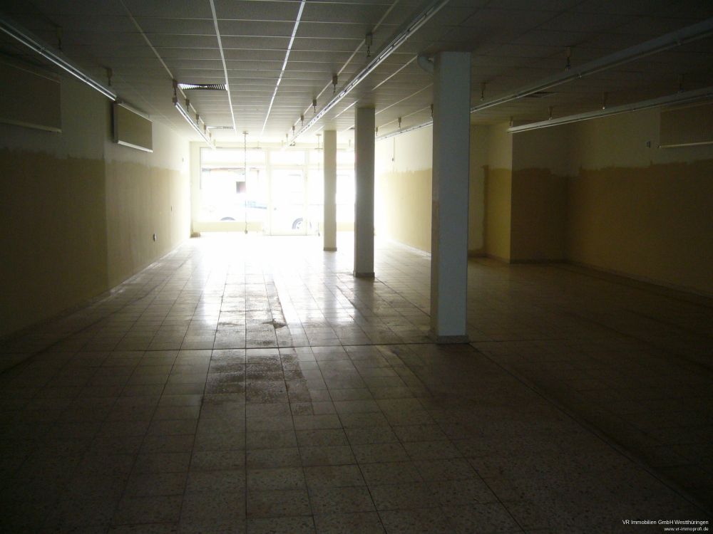 Große Gewerbefläche in Tonna!