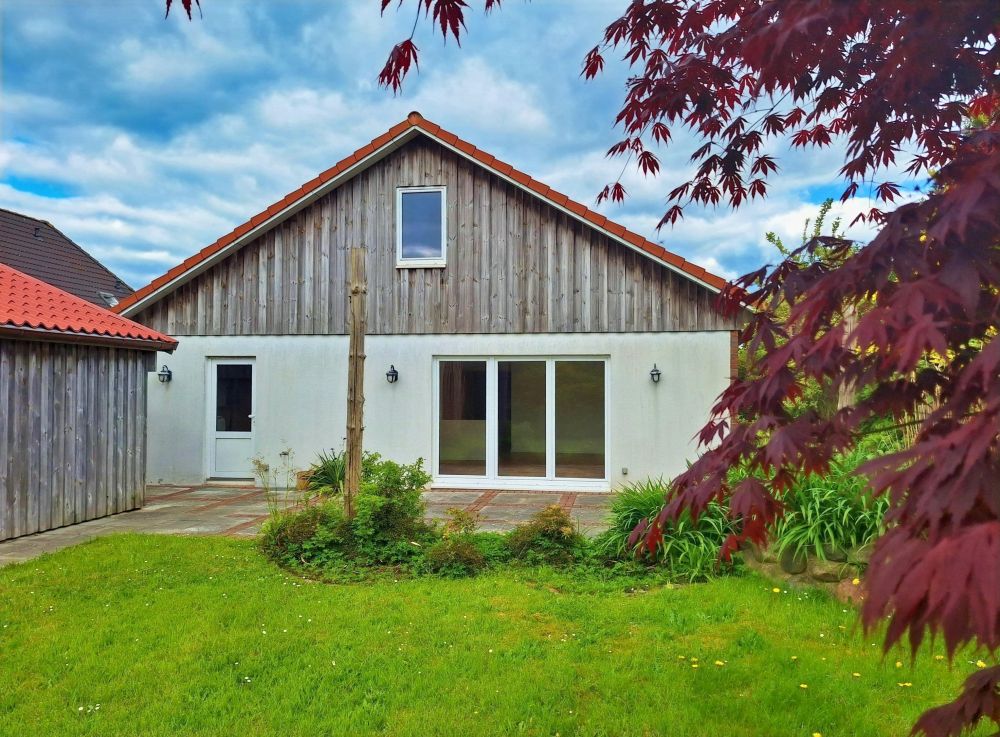 Großer Bungalow auf Erbbaugrundstück in attraktiver Lage