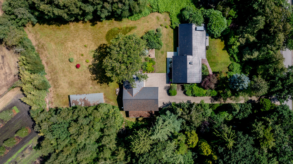 Charmantes Landhaus mit Nebengebäude und Parkgrundstück in idyllischer Wohnlage in Bad Zwischenahn
