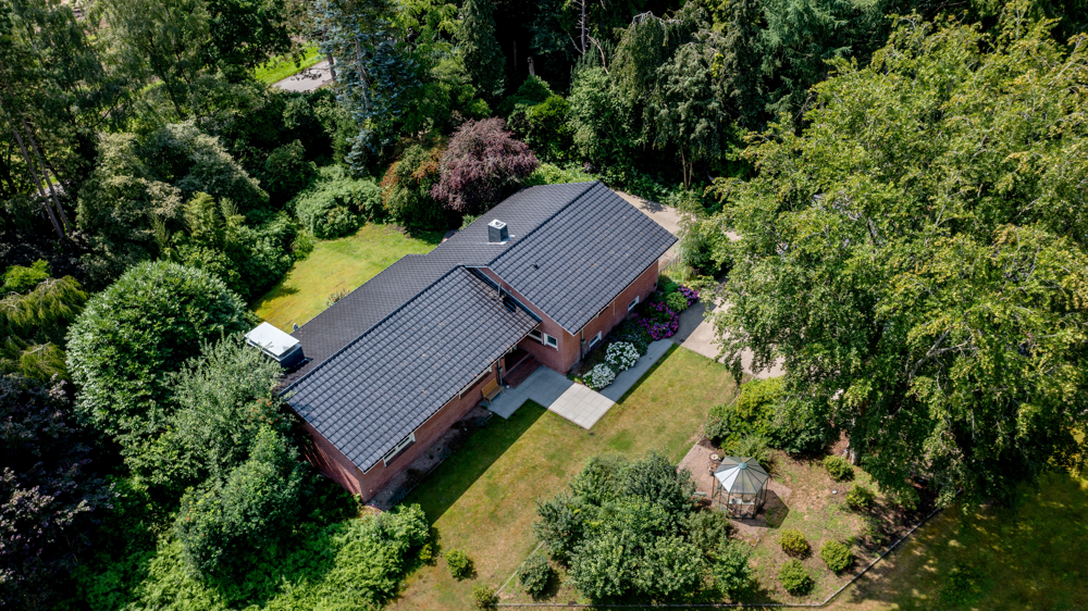 Charmantes Landhaus mit Nebengebäude und Parkgrundstück in idyllischer Wohnlage in Bad Zwischenahn