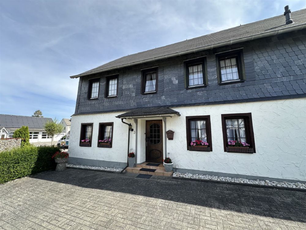 Historisches Einfamilienhaus mit schönem Grundstück