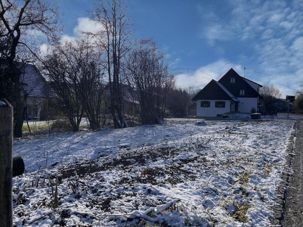 BAUPLATZ + GENEHMIGTER BAUPLAN