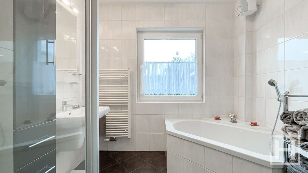 Modernes Badezimmer