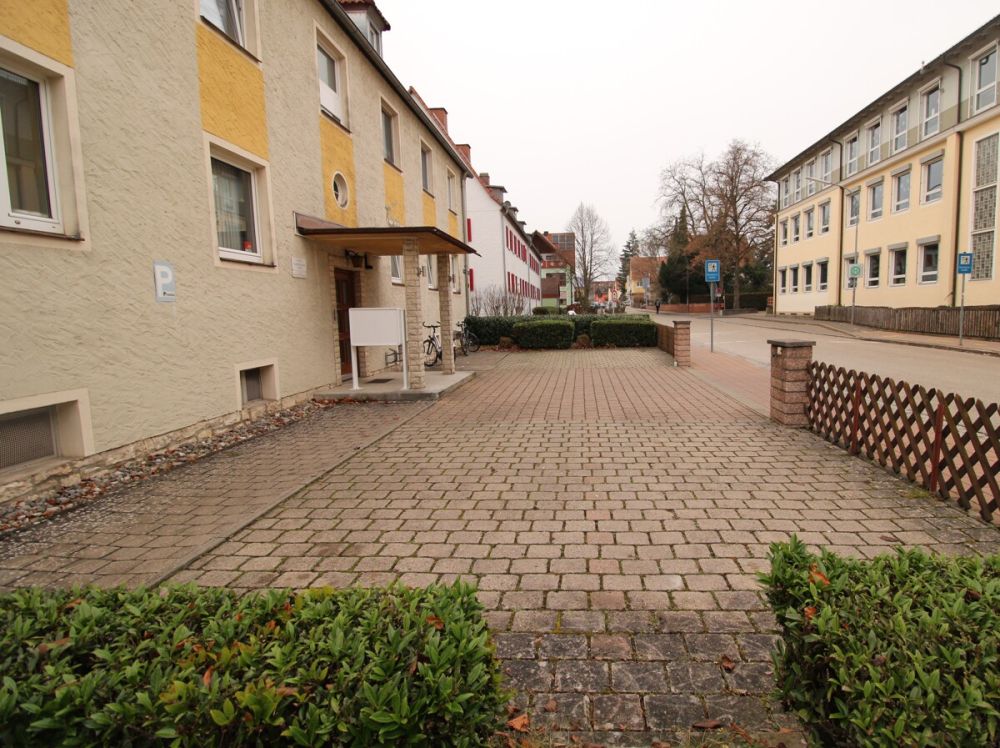 Ideal für Kapitalanleger - Vollvermietetes Wohn- und Geschäftshaus in Neuendettelsau (4)