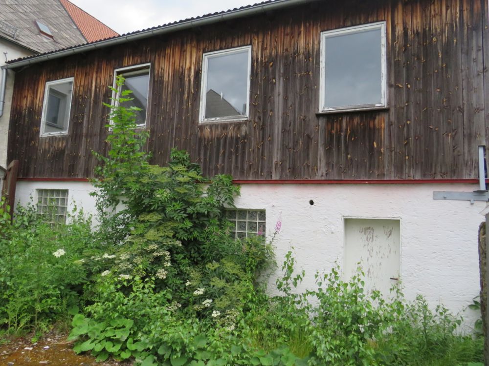 Preisreduzierung für das renovierungsbedürftige Reihenmittelhaus mit Nebengebäude im Sanierungsgebiet der Altstadt Tirschenreuth