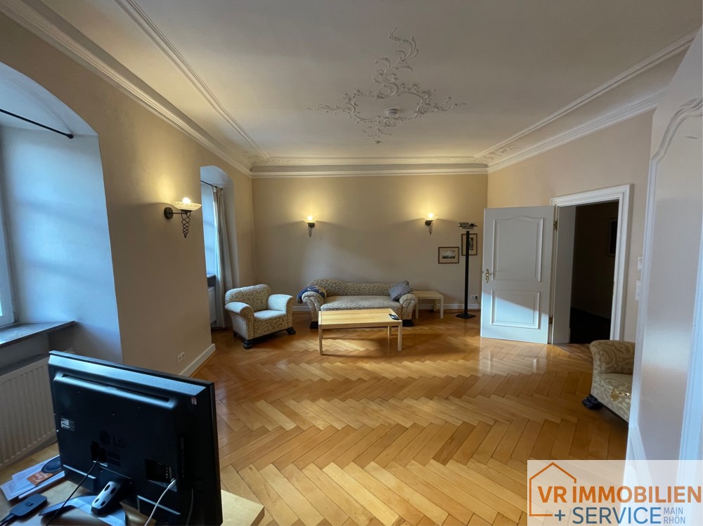 Einzigartige Immobilie mit historischem Flair: Ehemalige Amtskellerei in 97631 Bad Königshofen!