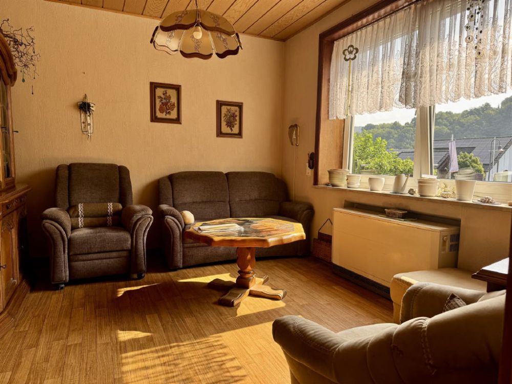 Ehemaliges Winzerhaus mit viel Platz zum Wohnen und Werken