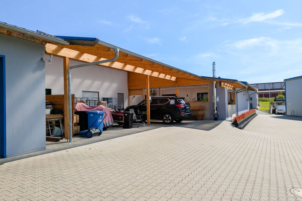 Neuwertiges Gewerbeobjekt – Büro-Gebäude, Lager- & Werk-Halle
in Erbach!