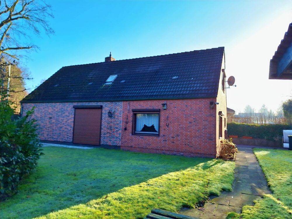 Einfamilienhaus sucht neue Eigentümer (4)
