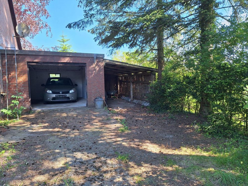 Einfamilienhaus mit zusätzlichem Baugrundstück im schönen Lobacker.