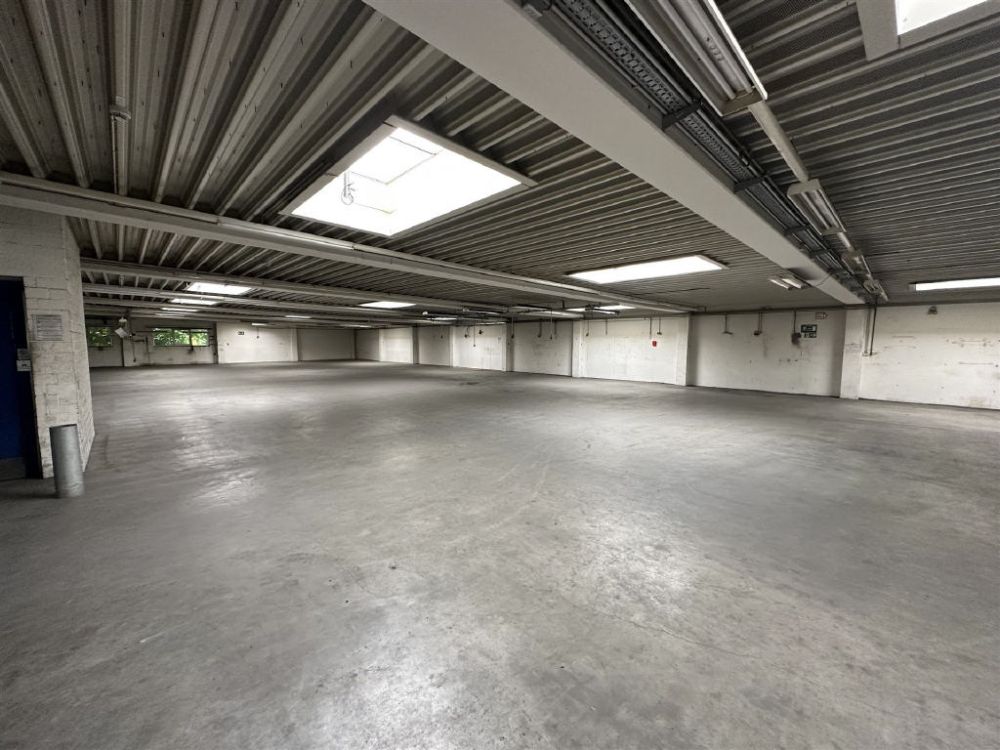 / Vielseitiges Gewerbeobjekt mit  Produktions- und Lagerflächen!