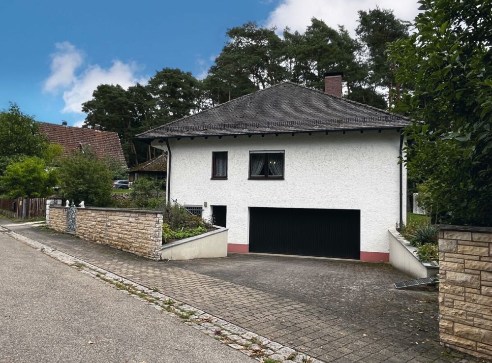 Hier werden Träume wahr - Großzügiges Traumhaus direkt am Rothsee!