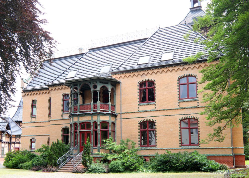 Repräsentative Praxisräume mit neuem Fahrstuhl !!!