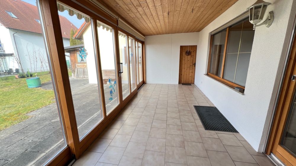 Geräumiges Reihenhaus mit viel Wohnfläche und solider Bausubstanz in Hallbergmoos