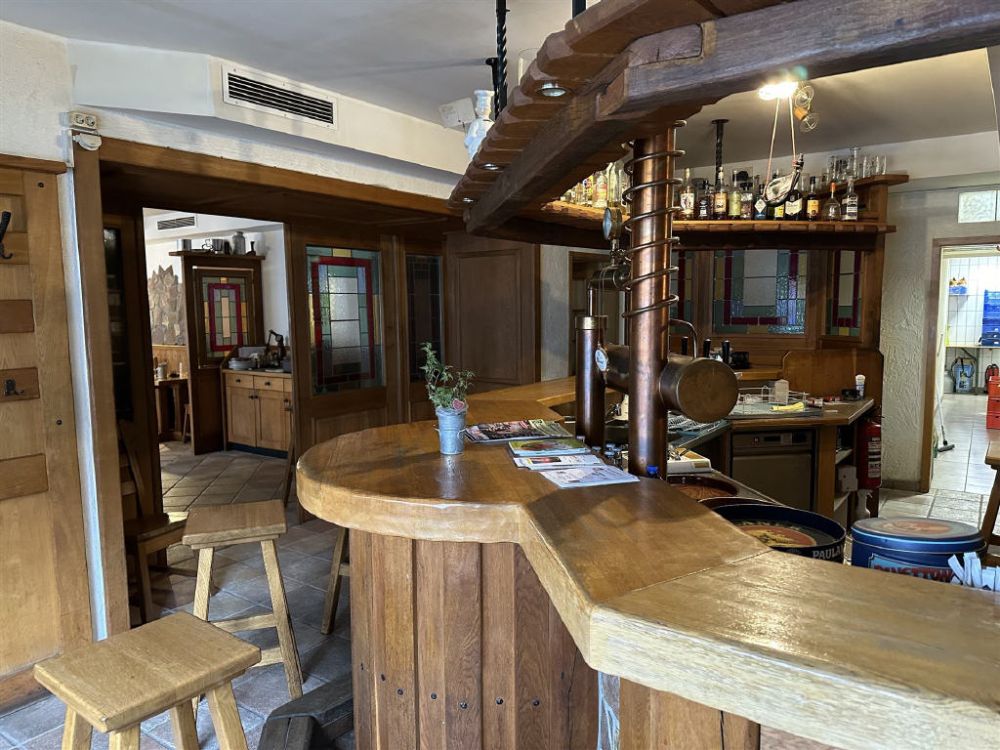 Wohn- und Geschäftshaus "Preis auf Anfrage"