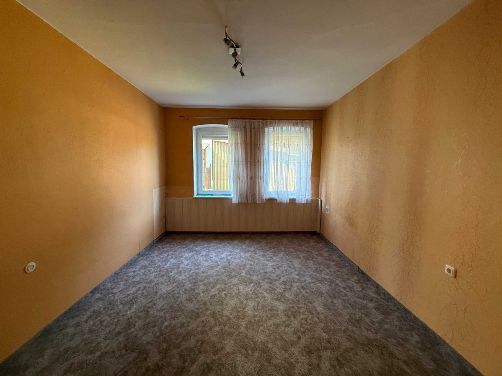 Sanierungsbedürftiges Mehrfamilienhaus in Arzberg!