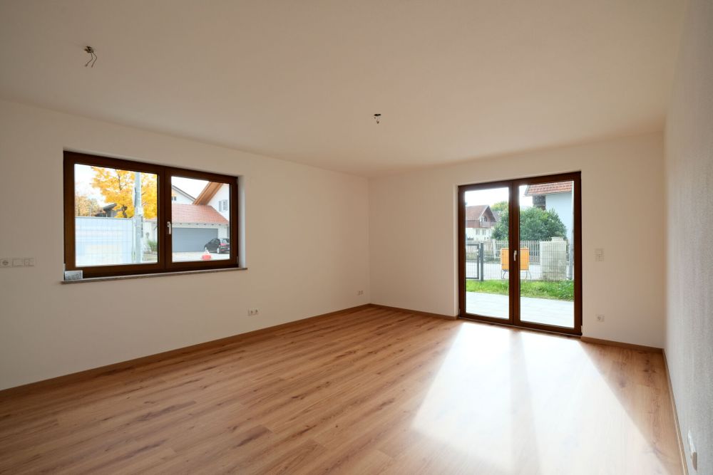 Erstbezug. Hochwertige Materialien. Garten.