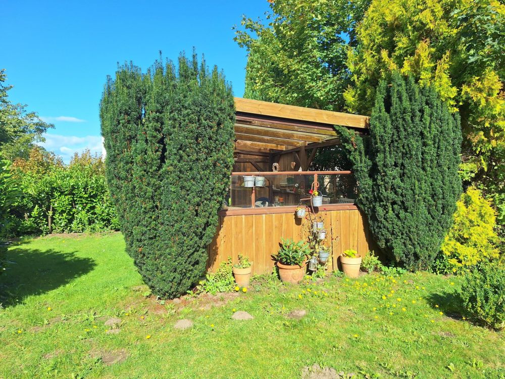 Überdachte und geschützte Sitzmöglichkeit, Ansicht I