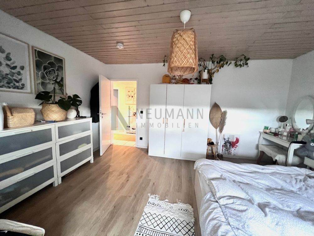 Große, helle 4 Zimmer Wohnung mit Loggia in Mörfelden